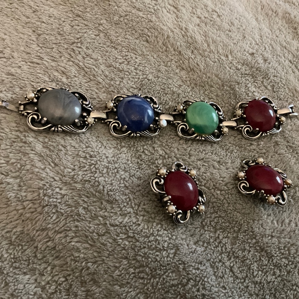 Vintage Sarah COVENTRY. BRACELET CLIP EARRINGS